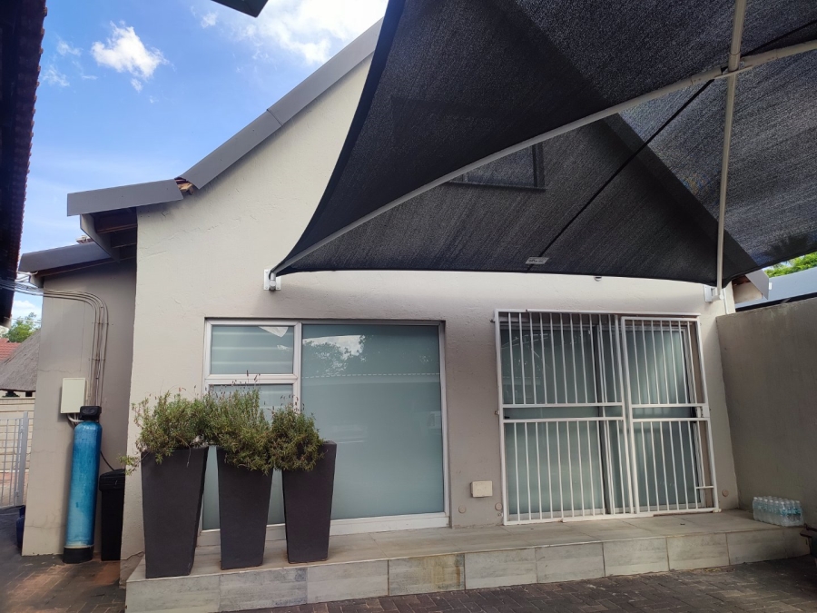 4 Bedroom Property for Sale in Langenhovenpark Free State